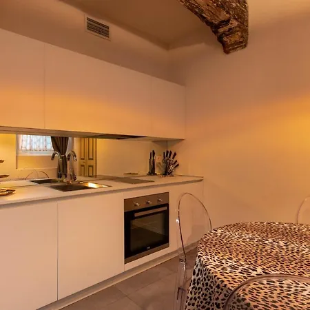 Borgo Degli Studi 7 Апартаменты