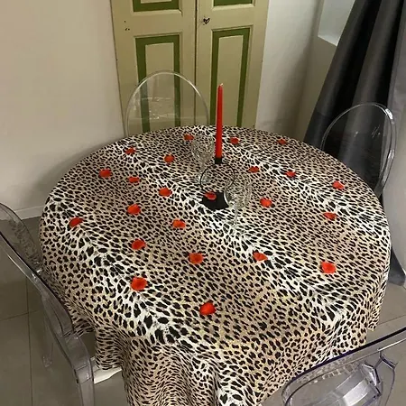 Borgo Degli Studi 7 Apartamento *