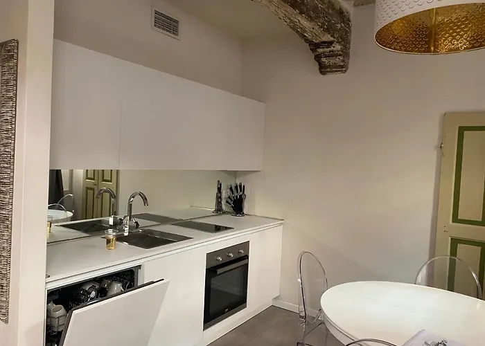 Borgo Degli Studi 7 Apartment *