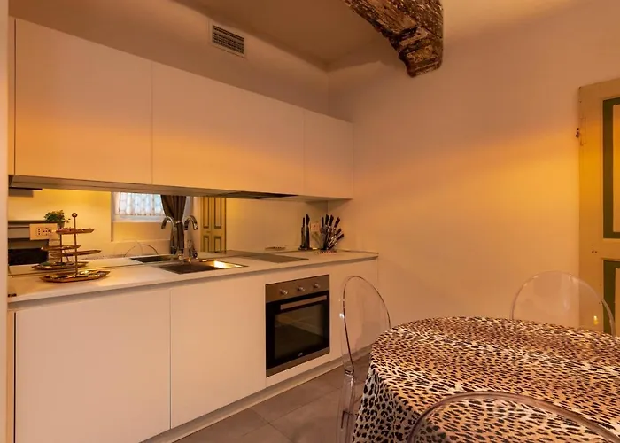 Borgo Degli Studi 7 Apartamento